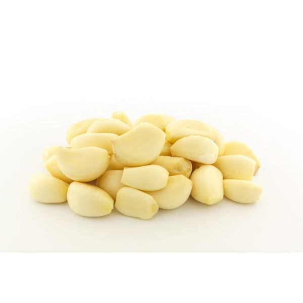 Fresh peeled garlic in bulk 18 lb box for food service